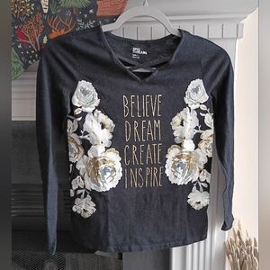 Epic Threads L Words/Flowers Graphic Tee
